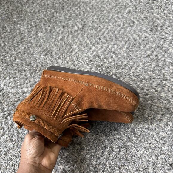 Minnetonka Ankle Boots 5.5 Brown Leather Moccasin Fringe Braided Hi Top Boho - Picture 3 of 8